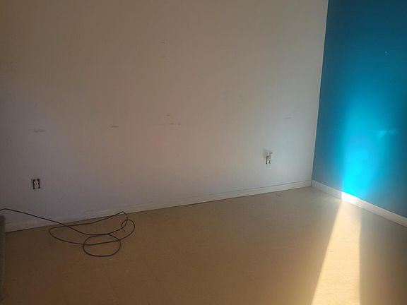 4th image of 348 Kelsey Ave