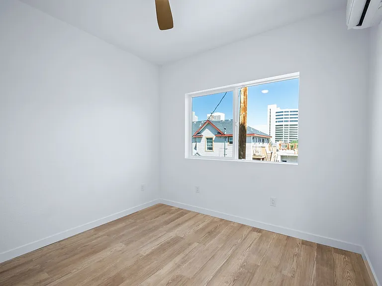 307 Pine St — Photo 17