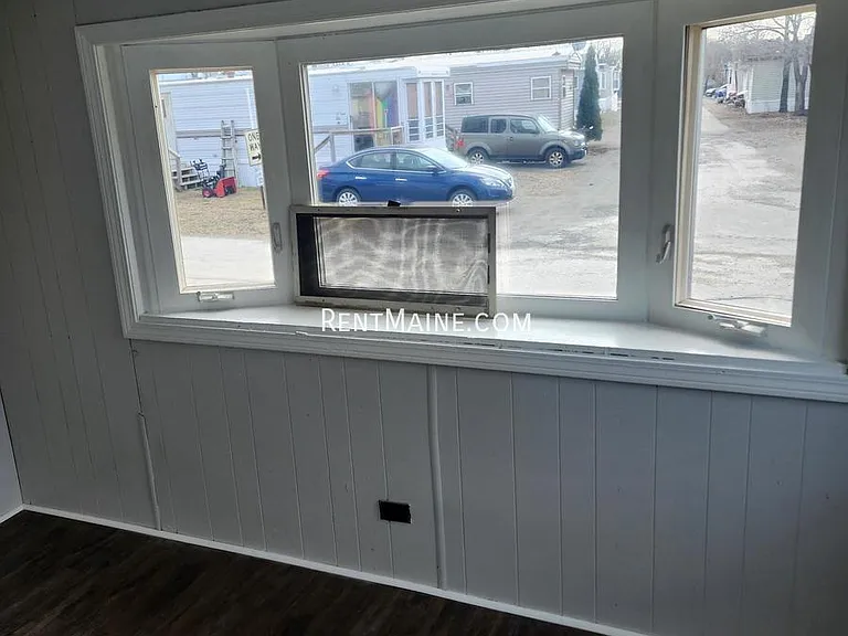 681 Main Rd N #4 — Photo 9