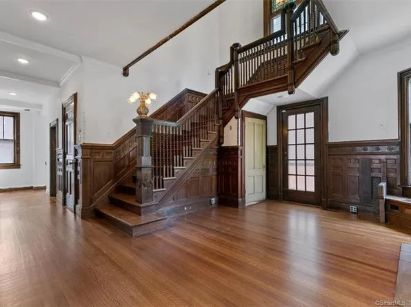 131 Dwight St #1, New Haven, CT 06511