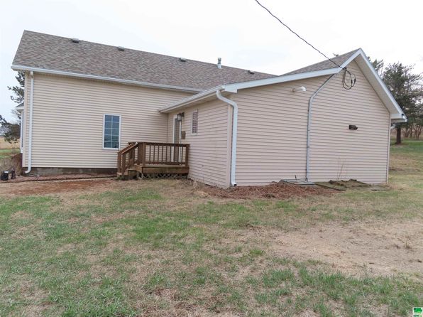 2135 Hancock Ave, Moville, IA 51039