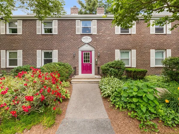 165 Norton Ave APT 4, South Easton, MA 02375