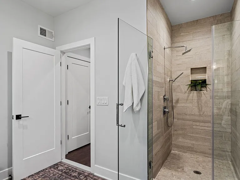 1410 N Marston St — Photo 39