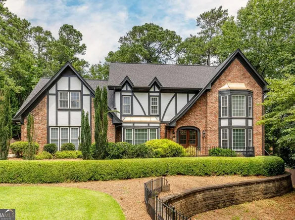 7765 Dunvegan Close, Sandy Springs, GA 30350