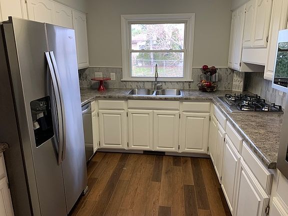 3rd image of 127 Alida Dr