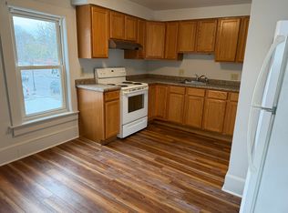 28 Railroad Ave #B, Essex Junction, VT 05452