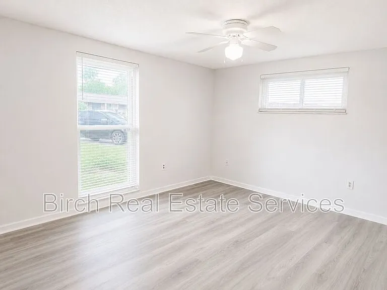 7435 Live Oak Ln — Photo 10