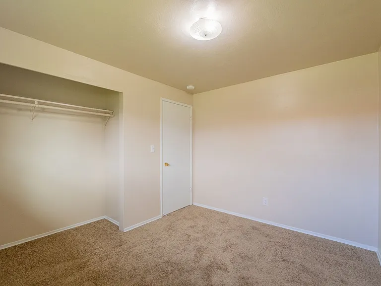 10922 Freiday St SW — Photo 8