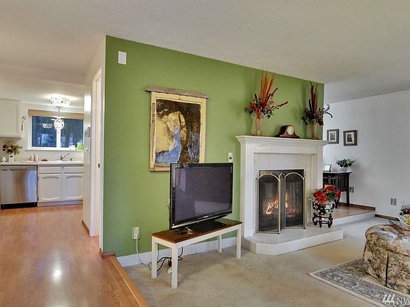 4th image of 12602 215th Avenue Ct E
