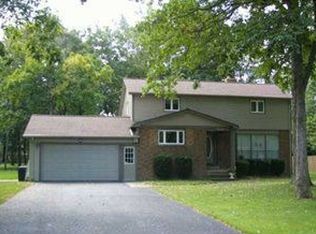 5463 Elm Dr, Lewiston, NY 14092
