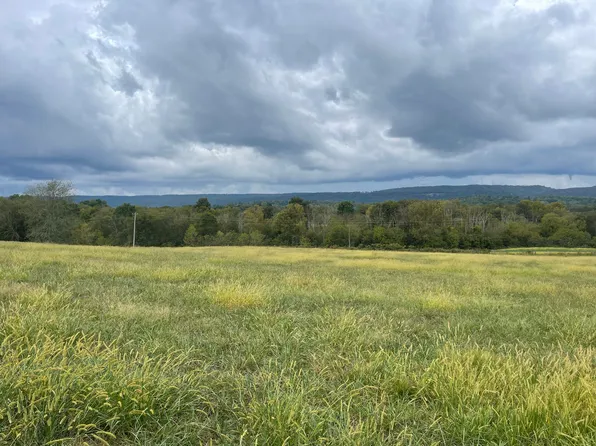 14 E Valley Rd, Pikeville, TN 37367