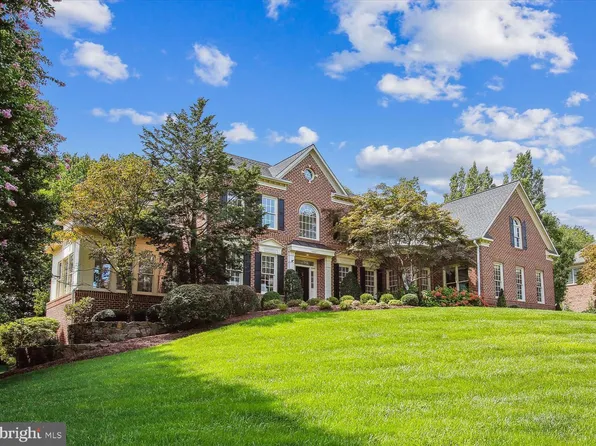 10807 Tradewind Dr, Oakton, VA 22124