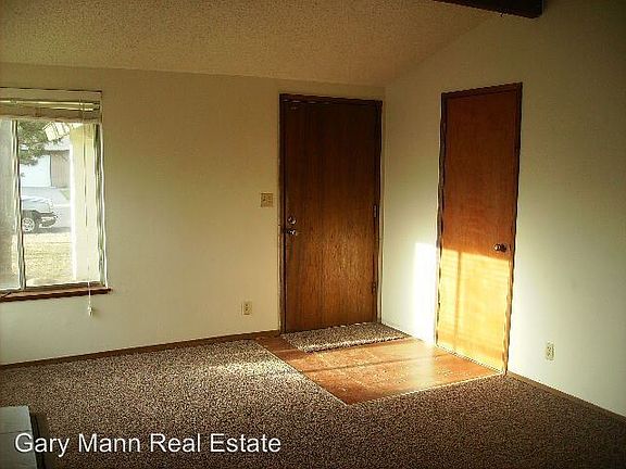 2nd image of 2633 W Texas St