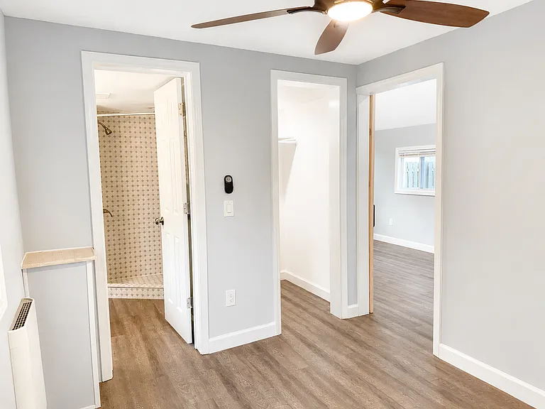 227 W Flint St — Photo 4