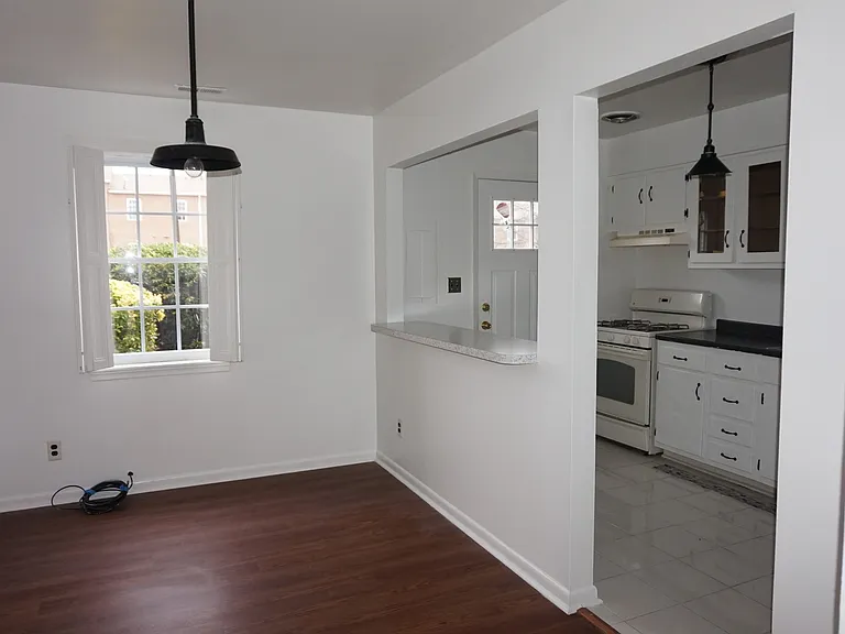 931 N Central Ave — Photo 6