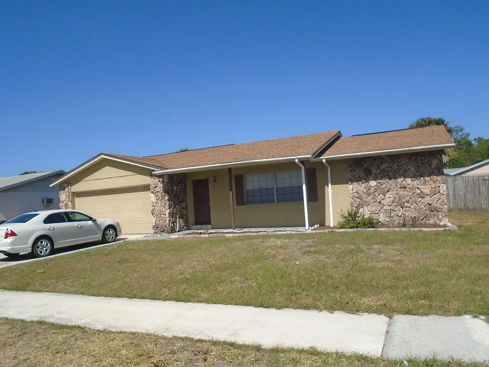 880 Brunswick Ln