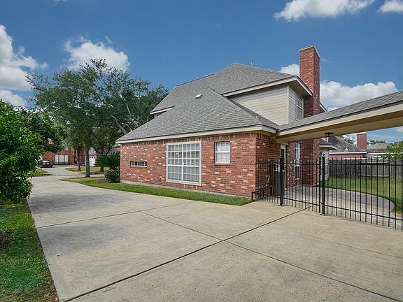 4th image of 3227 Serene Oak Dr