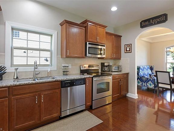5th image of 719 Nellie Gray Pl