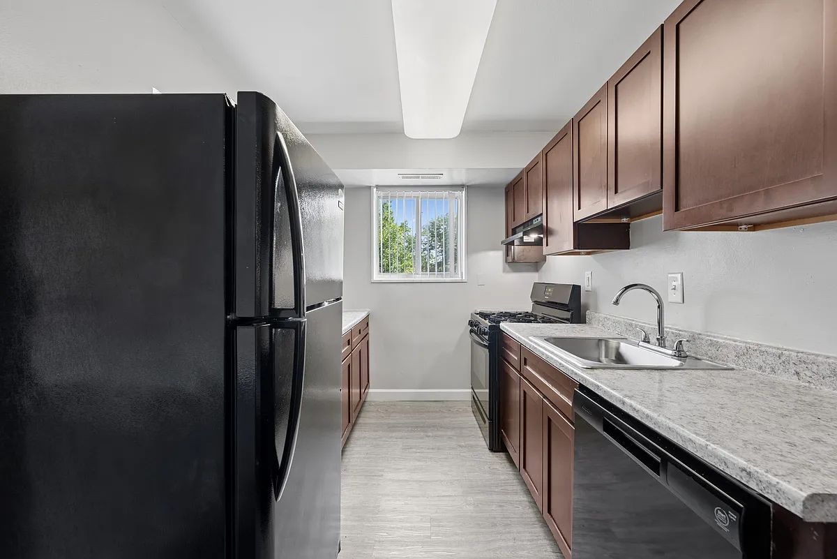 Building Photo - Glen Willow Apartments