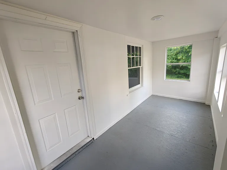 556 Chittenden St — Photo 5
