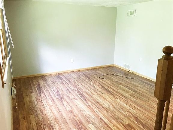 3rd image of 940 Academy Heights Dr