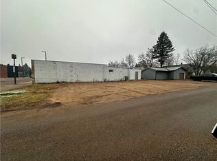 610 N Bridge St, Chippewa Falls, WI 54729