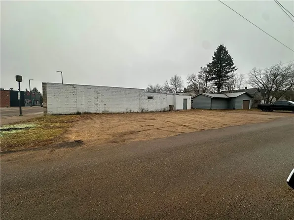 610 Bridge Street, Chippewa Falls, WI 54729