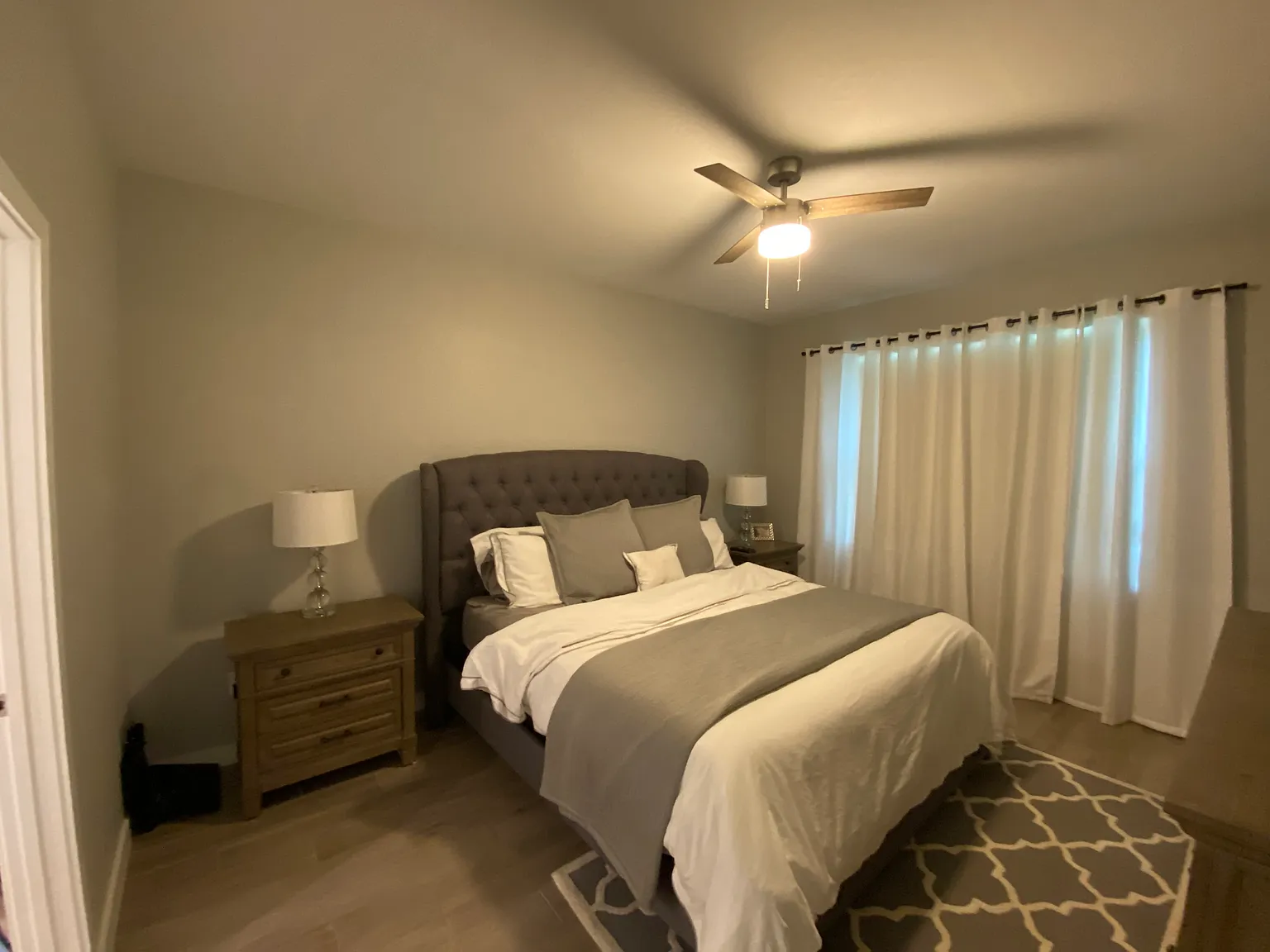 4 bed, 2362 sqft, $4,000 — Photo 3