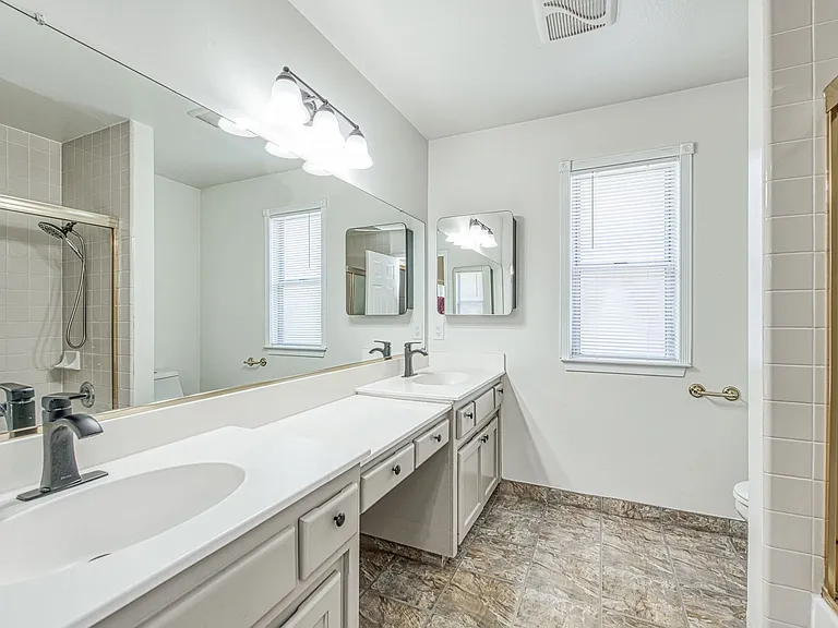 6053 N Mitre Ave — Photo 6