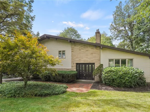 301 Starr Line Dr, Tallmadge, OH 44278