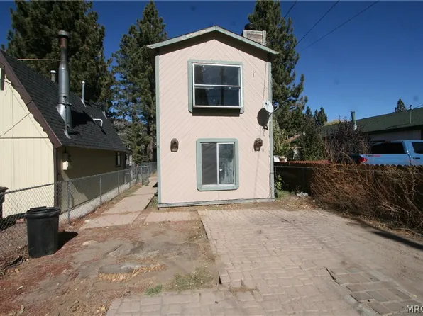 1109 W Aeroplane Blvd, Big Bear City, CA 92314