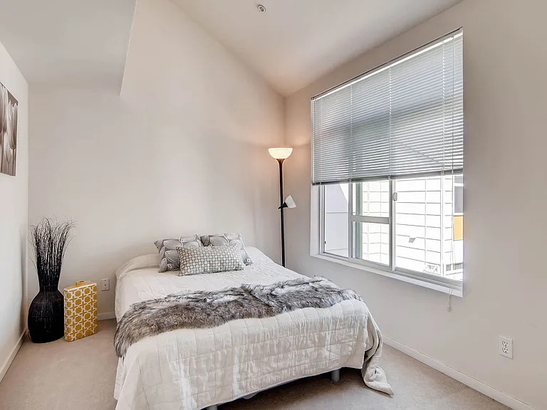 15209 NE 81st Way #105 — Photo 17
