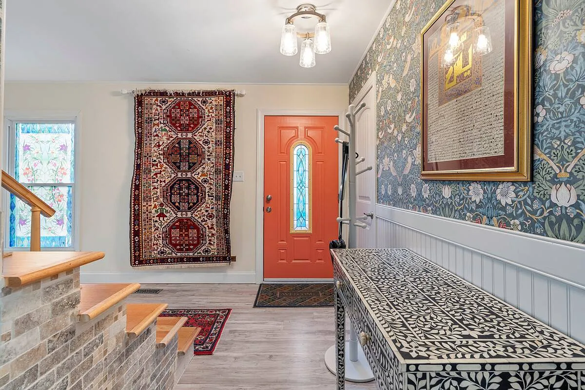 4 bed, 2.5 bath, 1974 sqft, $4,600 — Photo 1