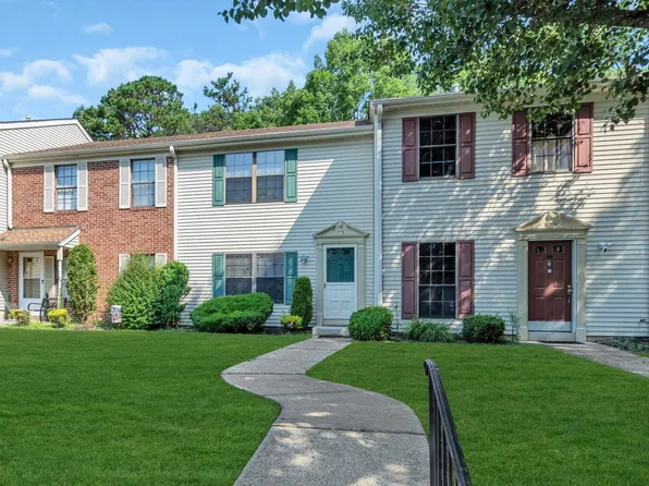 54 Greenwich Dr, Absecon, NJ 08205