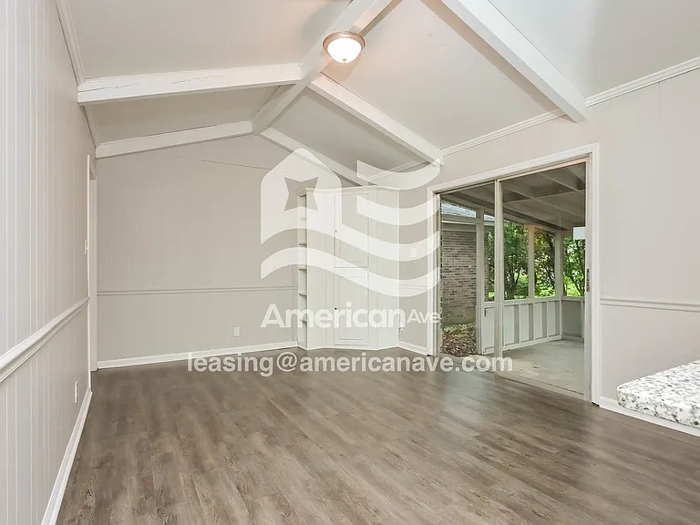 1464460_004_living_room_4.jpg
