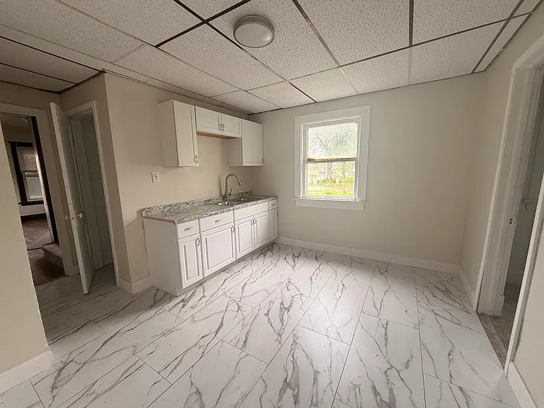 834 N Detroit Ave — Photo 9
