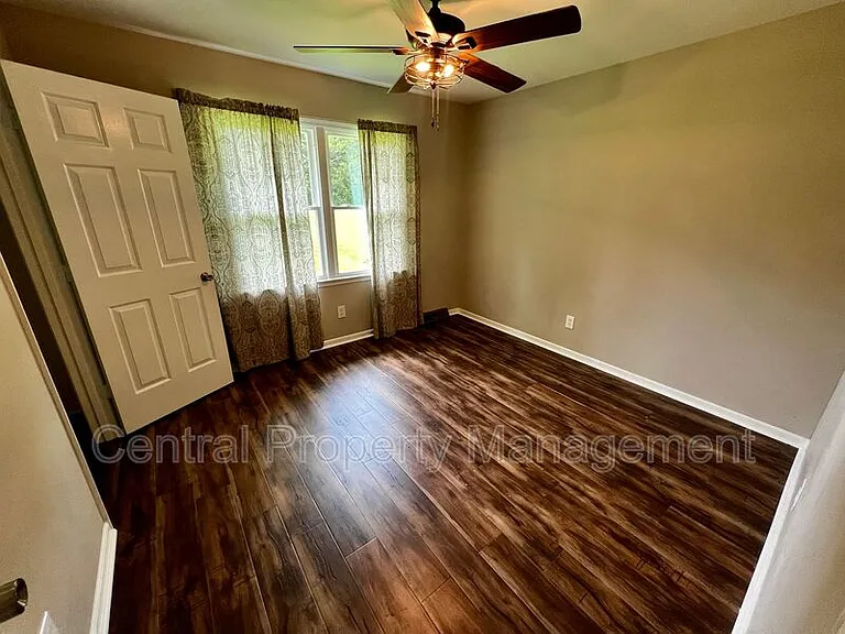 103 Newman Dr — Photo 11