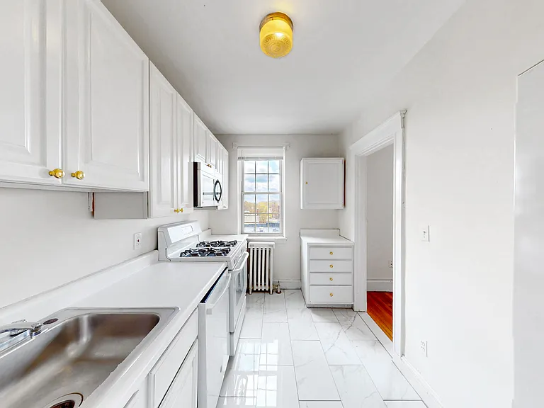 15 Governors Ave #24 — Photo 5