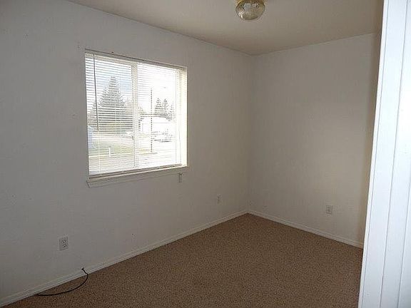 5th image of 526 Sheridan St