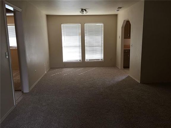 3rd image of 701 Meadowdale Dr