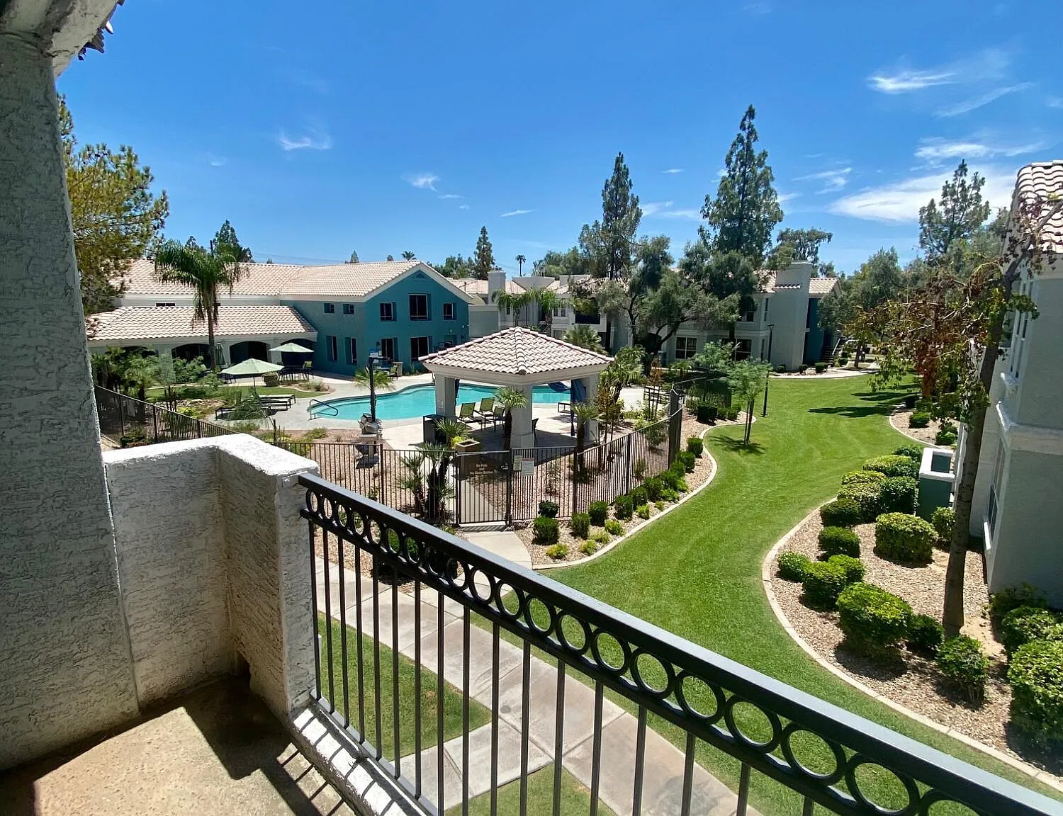 1 bed, 1.0 bath, 669 sqft, $1,800 — Photo 1