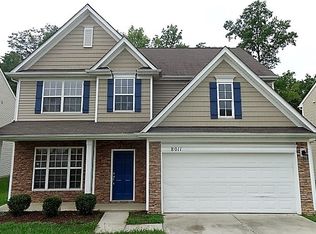 8011 Bushy Creek Dr, Charlotte, NC 28216