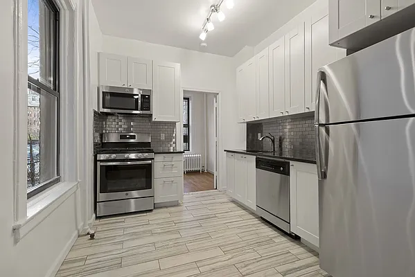 Rented by Compass | media 26