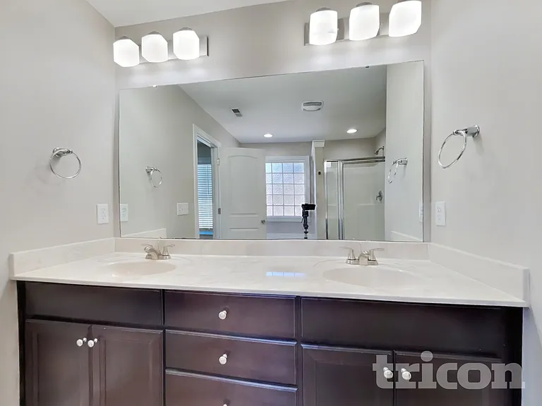 685 Century Dr — Photo 11