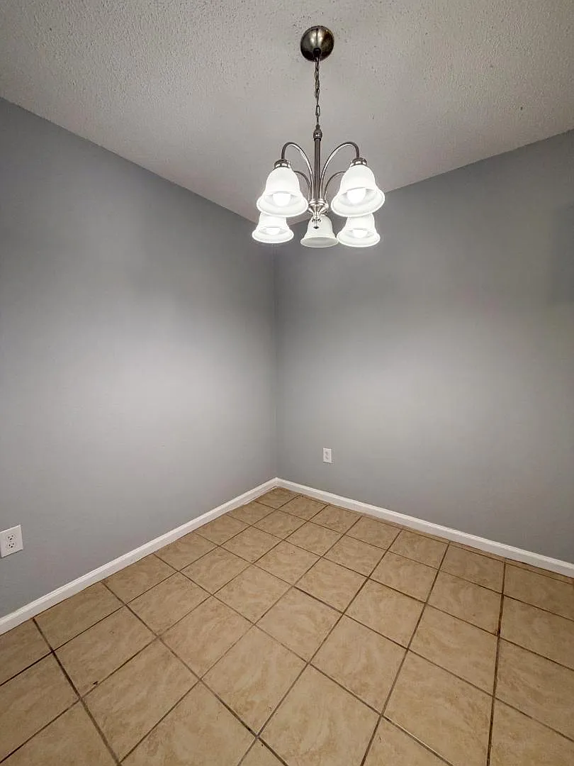 103 Limoges St - Unit B — Photo 3