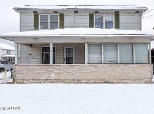 10 Center St, Kelayres, PA 18231