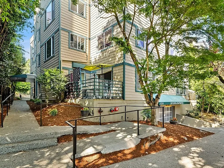 3210 SW Avalon Way — Photo 14