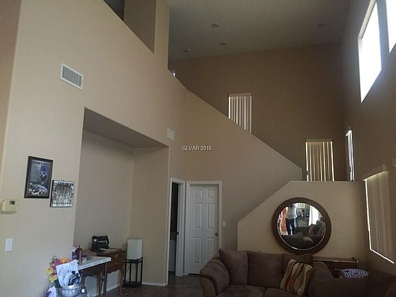 2nd image of 617 E La Madre Way