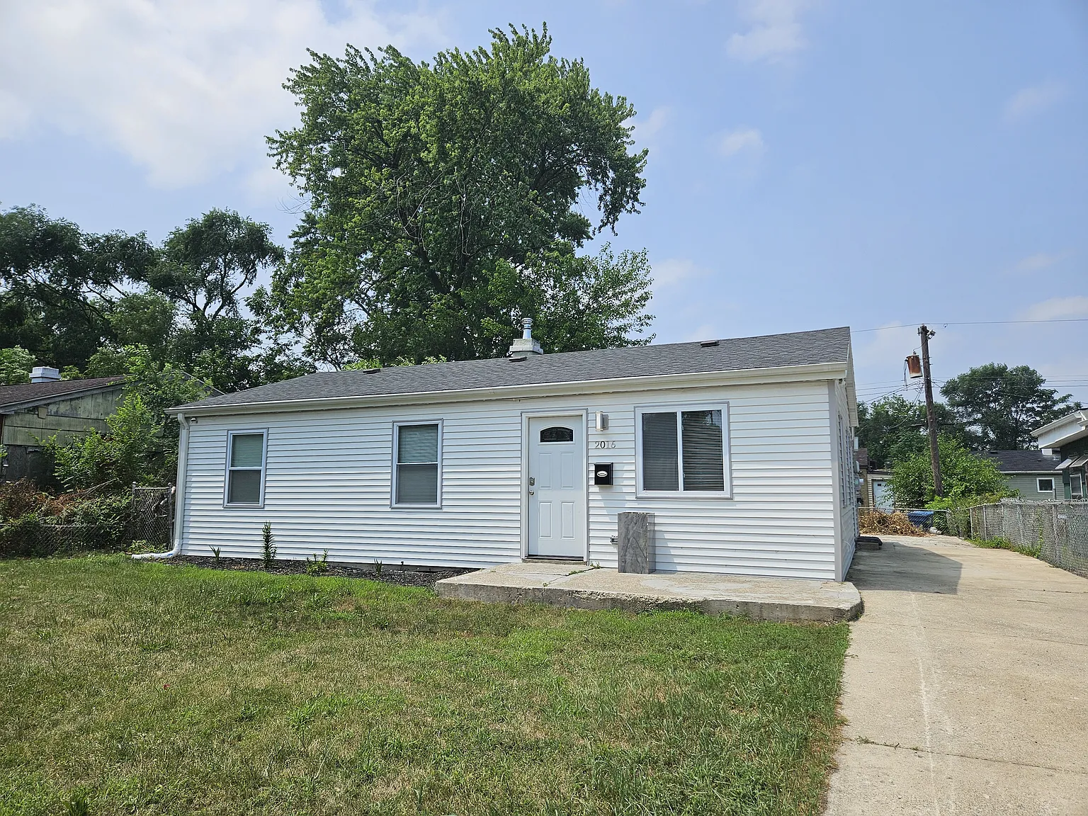 3 bed, 925 sqft, $1,725 — Photo 2