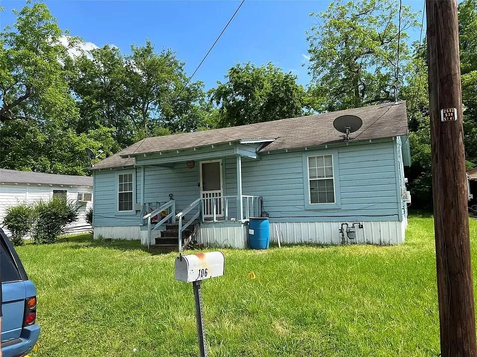 106 Ross St W